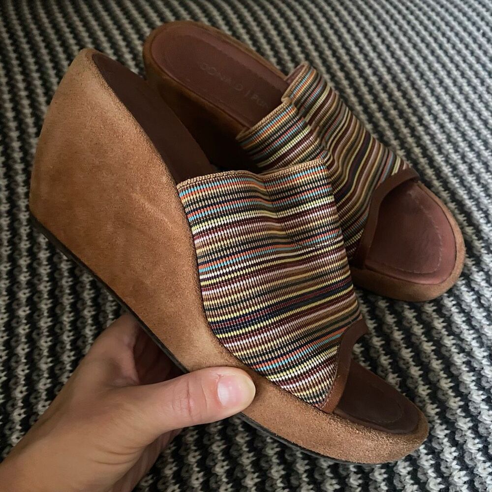 Donald J Pliner Rama striped wedge sandal women’s shoe size 8.5